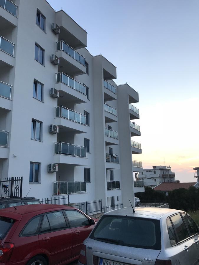 Apartmani Belma Dobra Voda Eksteriør billede