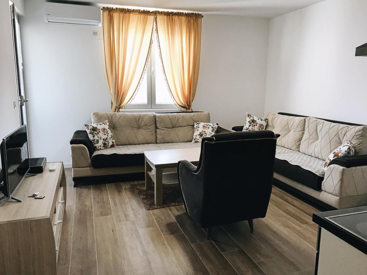 Apartmani Belma Dobra Voda Eksteriør billede